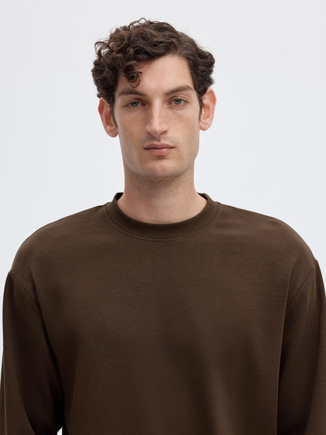 model_shot-detail